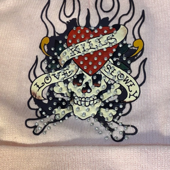 Ed Hardy Skulls bones and hearts pink knit fluffy pom pom beanie hat - Picture 4 of 6